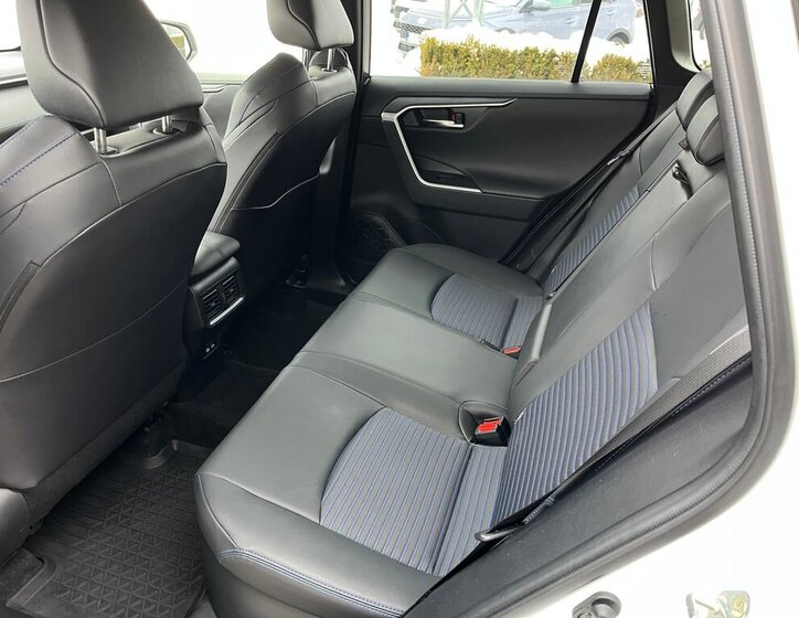 Toyota RAV4 SUV 2,5 l 131 kw