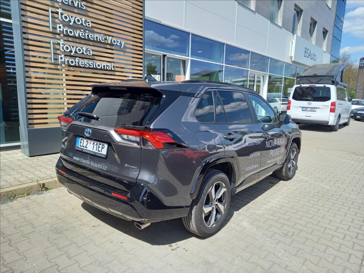 Toyota RAV4 SUV / Terénní 2,5 l 136 kw