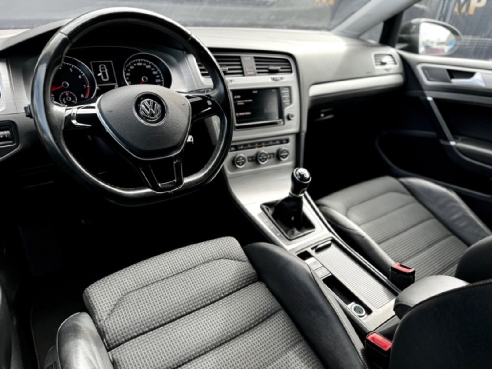 Volkswagen Golf 11