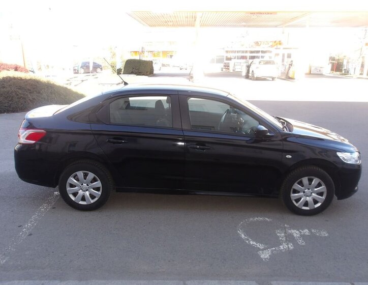 Peugeot 301 Sedan / Limuzína 1,2 l 53 kw