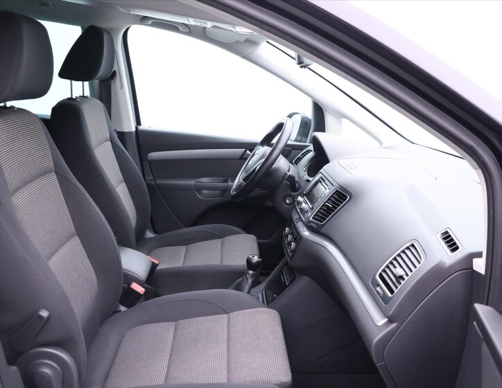 Volkswagen Sharan MPV 2,0 l 103 kw