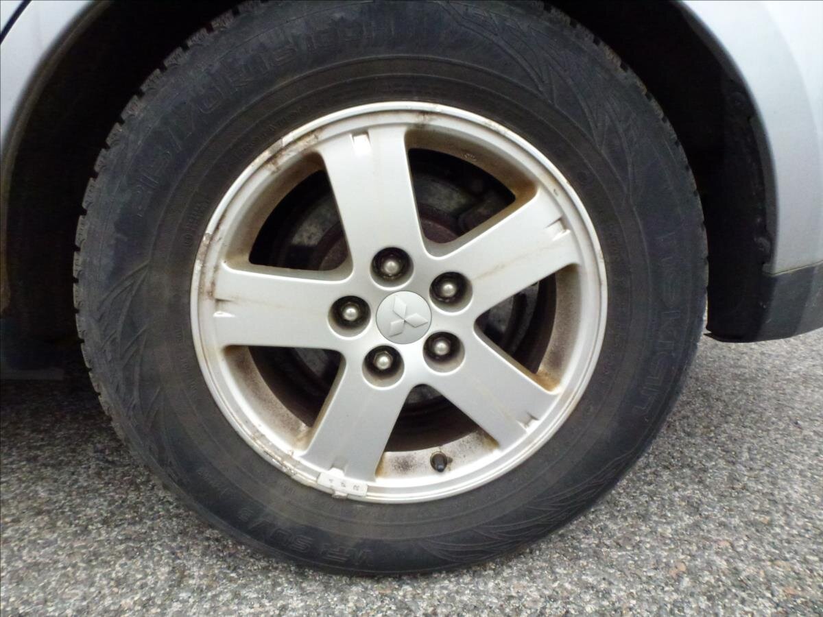 Mitsubishi Outlander SUV / Terénní 2,0 l 103 kw