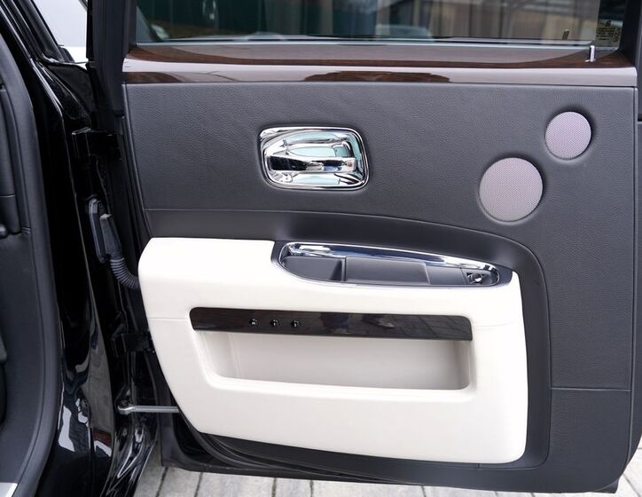 Rolls-Royce Ghost Sedan 6,6 l 420 kw