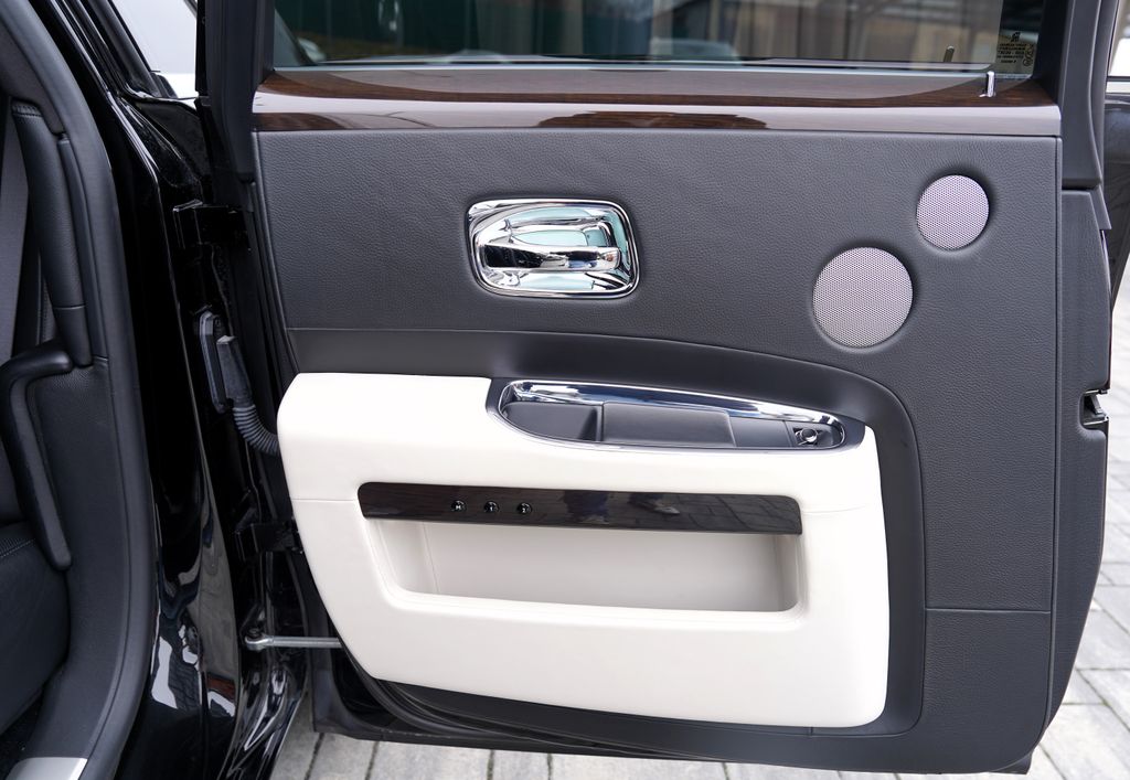 Rolls-Royce Ghost Sedan 6,6 l 420 kw