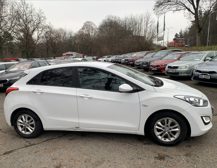 Hyundai i30 4