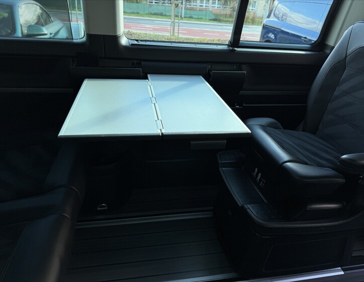 Volkswagen Multivan 21