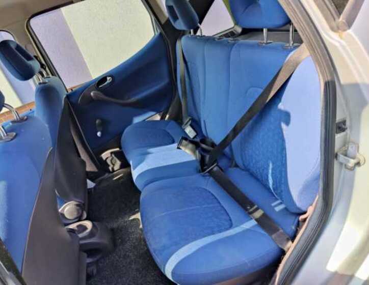 Mercedes-Benz Třídy A 12