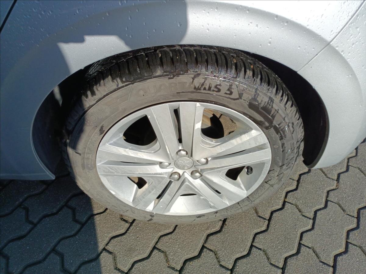 Peugeot 208 Hatchback 1,2 l 60 kw