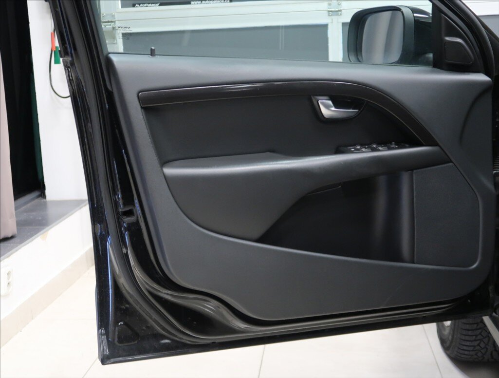 Volvo XC70 Kombi 2,4 l 136 kw