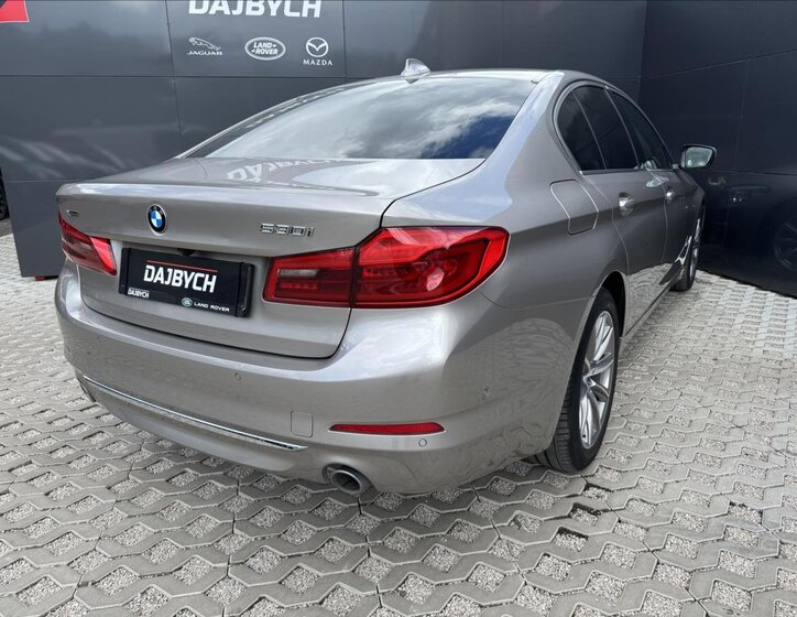 BMW Řada 5 Sedan / Limuzína 2,0 l 185 kw