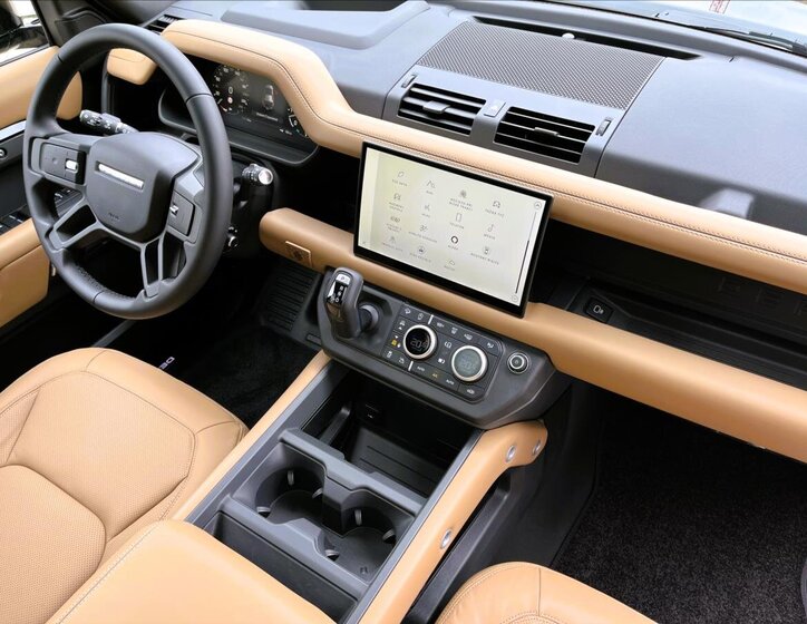 Land Rover Defender SUV / Terénní 5,0 l 313 kw