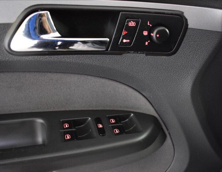 Volkswagen Touran MPV 2,0 l 103 kw