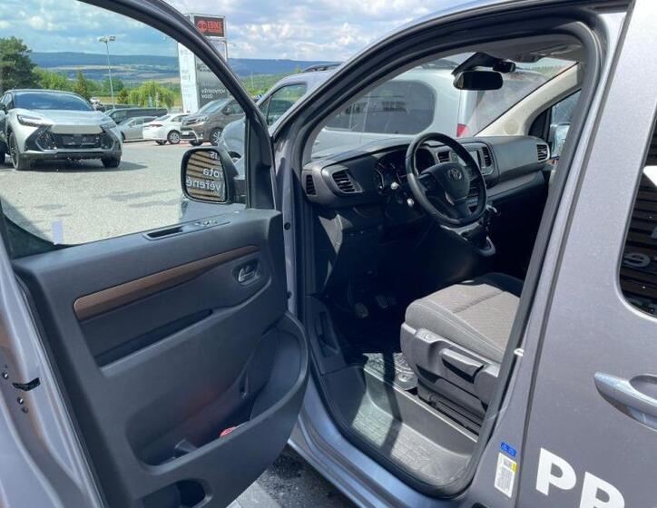 Toyota ProAce Verso 23