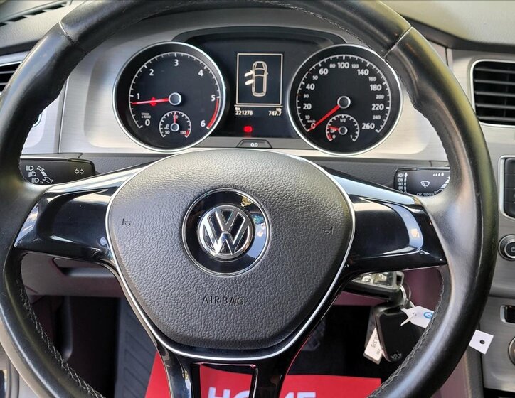 Volkswagen Golf Kombi 1,6 l 77 kw