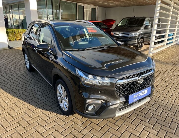 Suzuki S-Cross 8