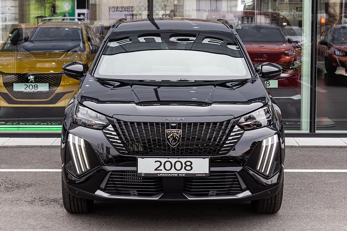 Peugeot 2008 SUV 1,2 l 100 kw