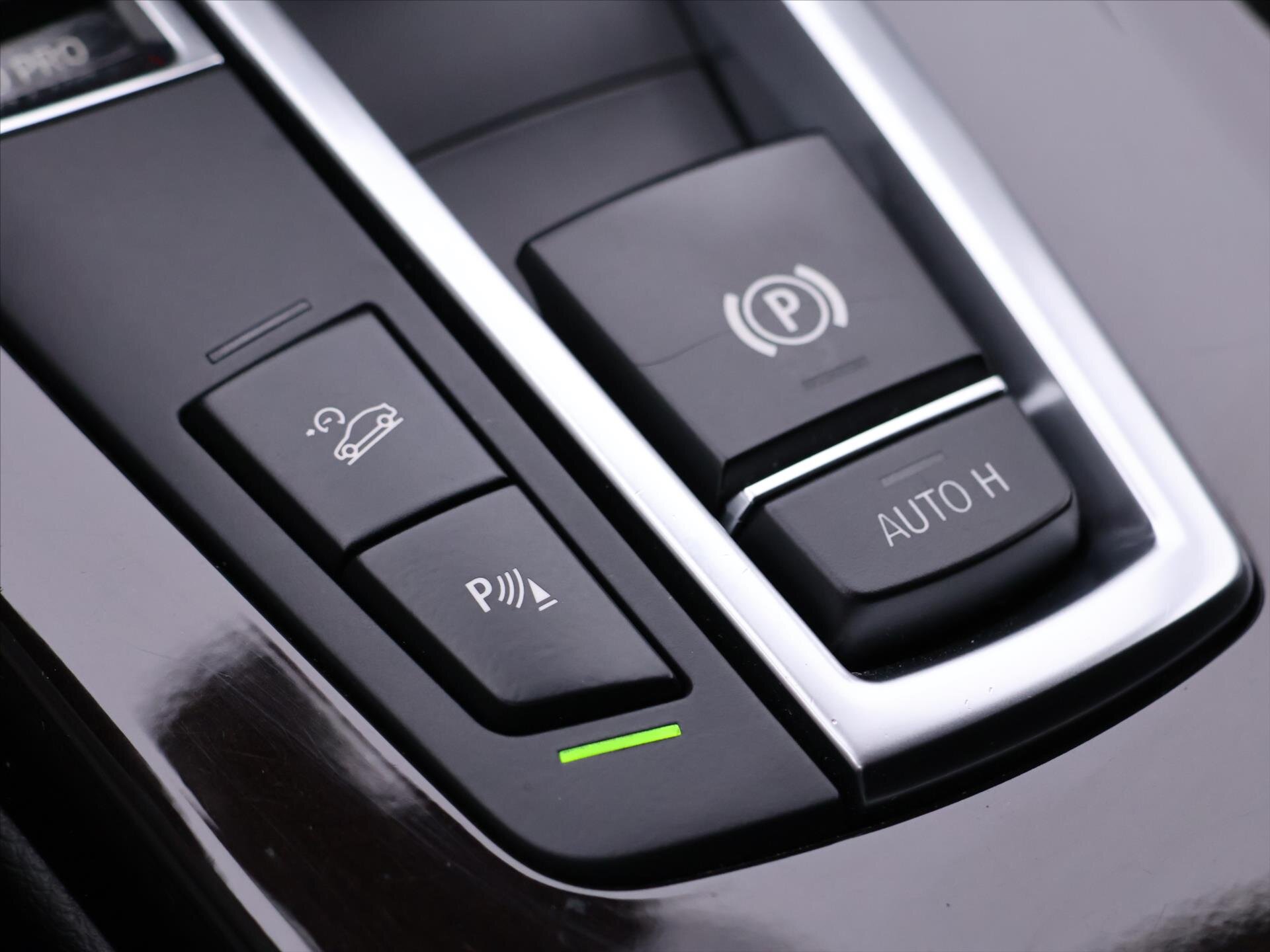 BMW X4 SUV / Terénní 2,0 l 140 kw