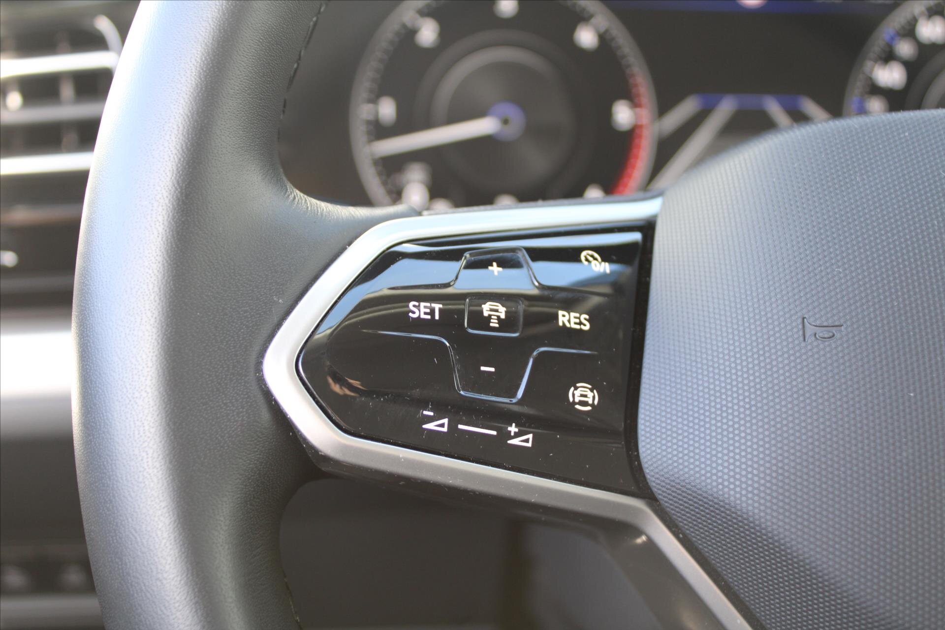 Volkswagen Touareg SUV / Terénní 3,0 l 170 kw