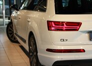 Audi Q7 32