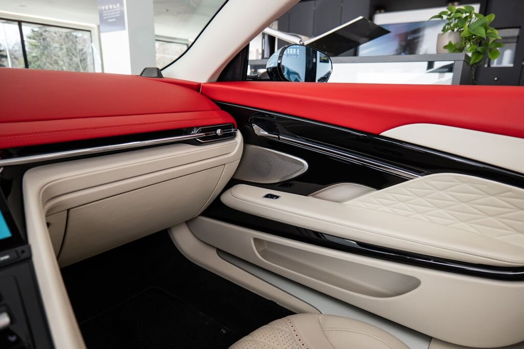 Aston Martin Ostatní Kabriolet 4,0 l 500 kw