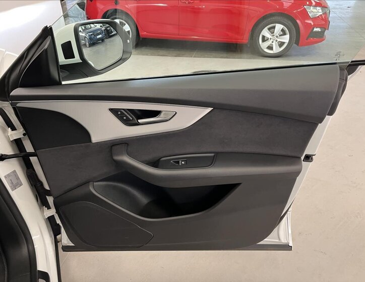 Audi Q8 SUV 3,0 l 210 kw