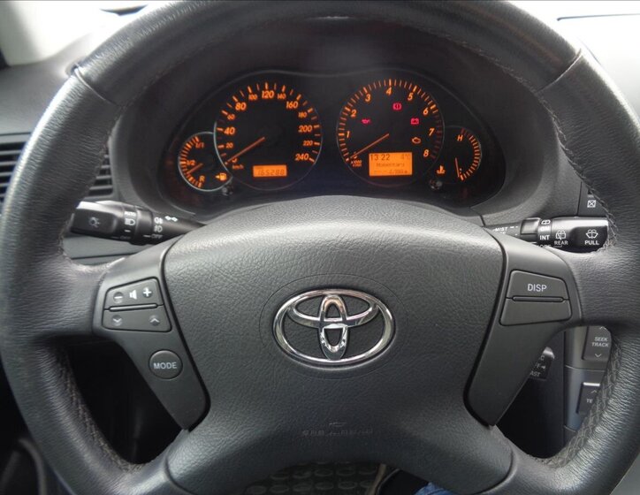 Toyota Avensis Kombi 2,0 l 108 kw