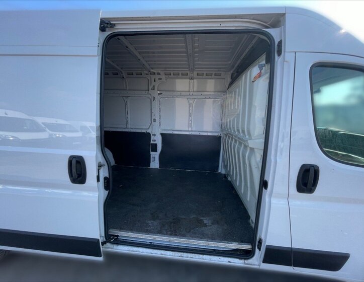 Opel Ostatní Skříň 2,2 l 121 kw