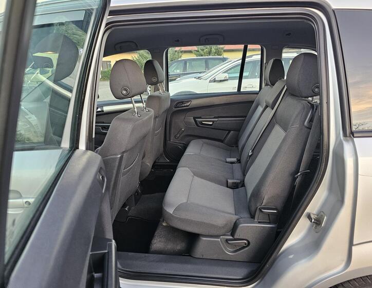 Opel Zafira 34