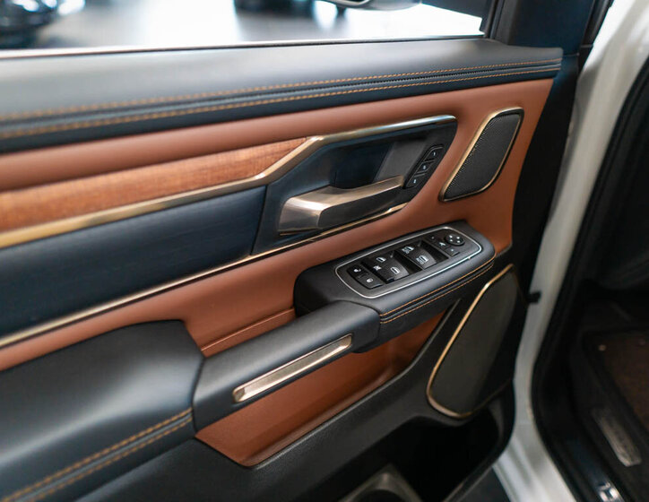 Dodge RAM Pick-up 5,7 l 291 kw