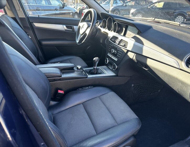 Mercedes-Benz Třídy C Kombi 2,1 l 100 kw