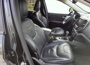 Jeep Cherokee SUV 3,2 l 200 kw