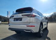 Mitsubishi Outlander SUV 2,4 l 225 kw