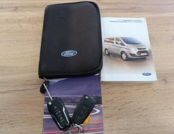 Ford Tourneo Custom 28