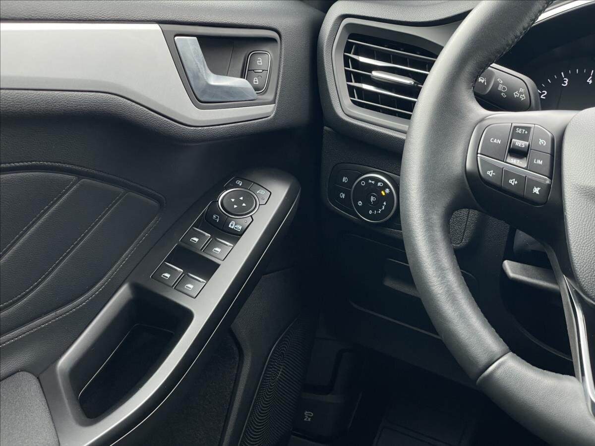 Ford Focus Kombi 999,0 92 kw