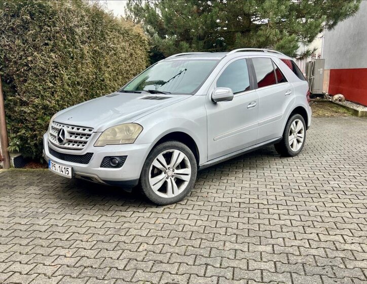 Mercedes-Benz Třídy M SUV 3,0 l 165 kw