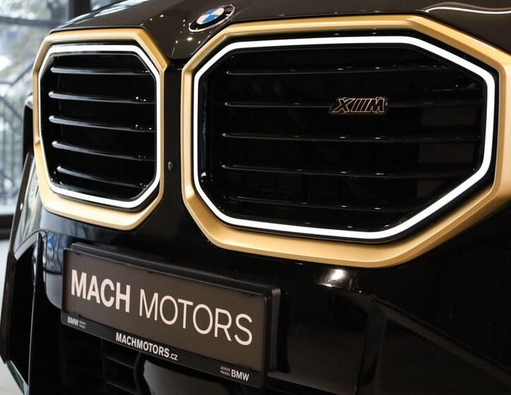 BMW XM SUV / Terénní 4,4 l 480 kw