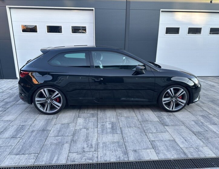 Seat Leon Hatchback 2,0 l 213 kw