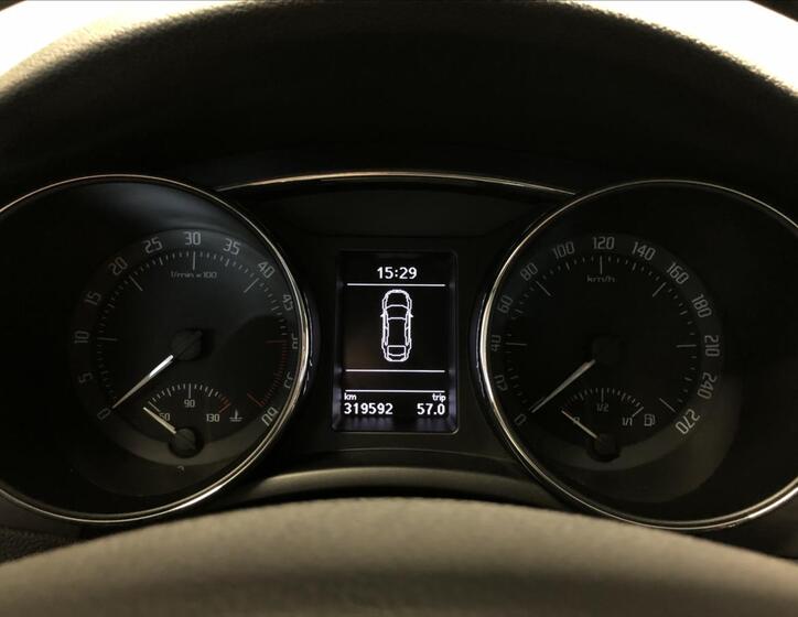 Škoda Superb Hatchback 2,0 l 103 kw