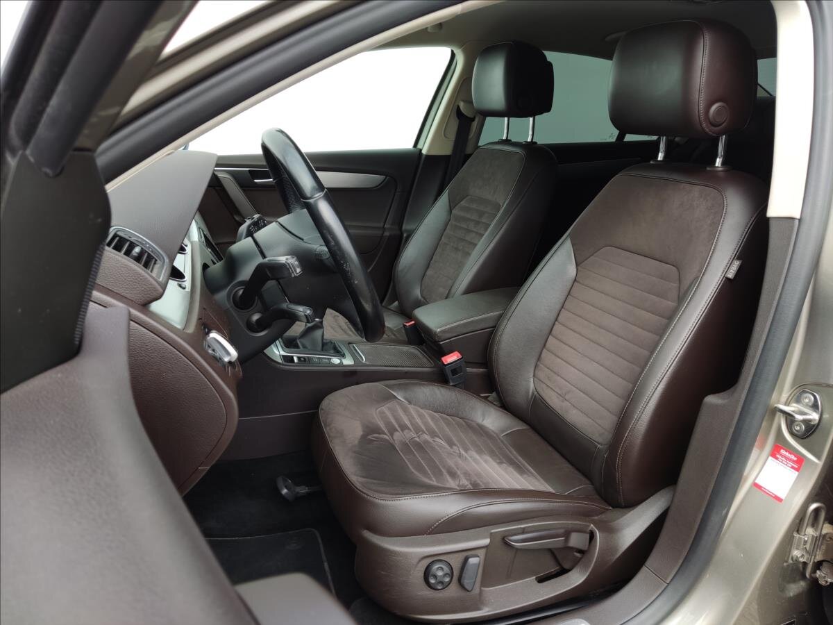 Volkswagen Passat Sedan / Limuzína 2,0 l 130 kw