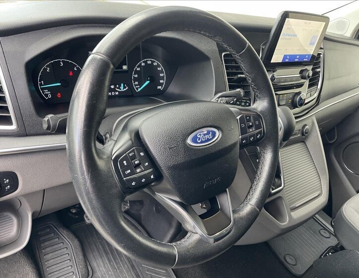 Ford Tourneo Custom MPV 2,0 l 136 kw