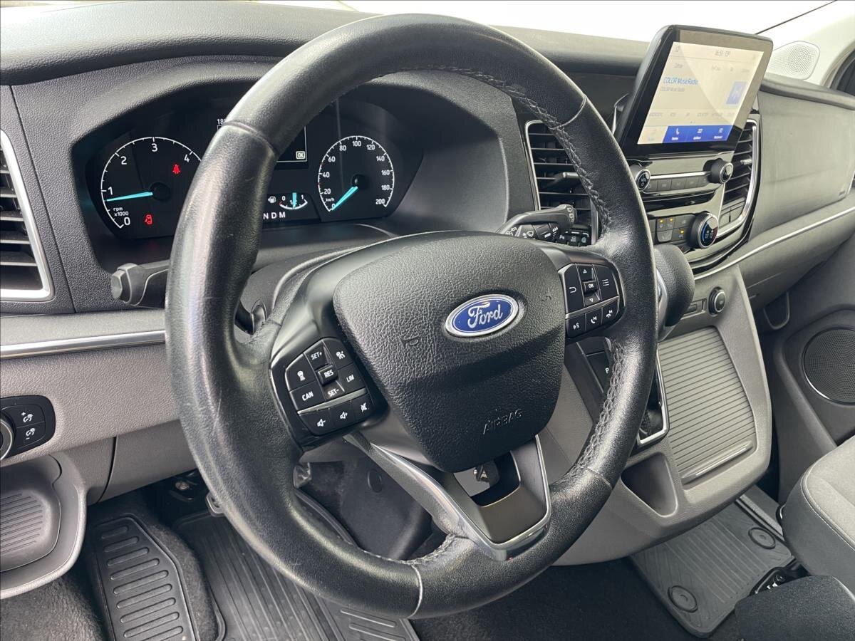 Ford Tourneo Custom MPV 2,0 l 136 kw