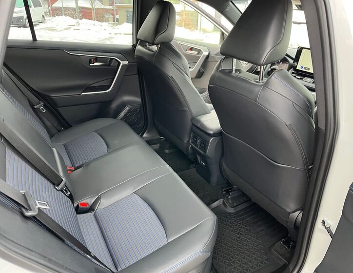 Toyota RAV4 SUV 2,5 l 131 kw