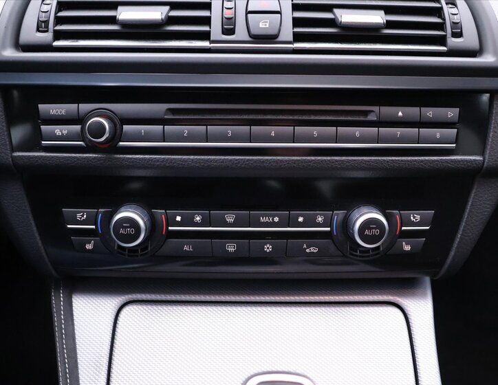 BMW Řada 5 Sedan / Limuzína 3,0 l 190 kw