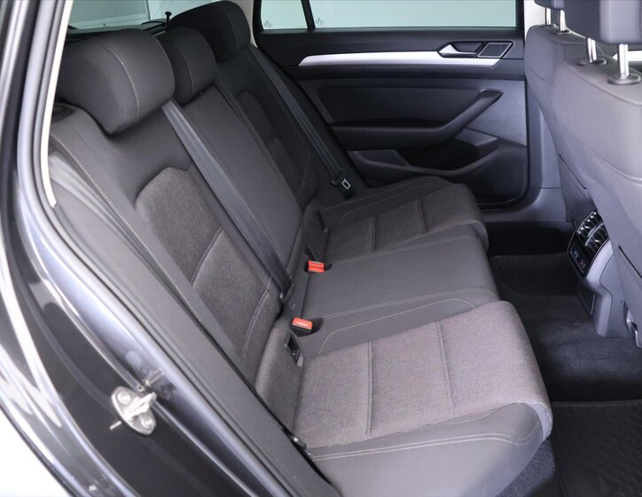 Volkswagen Passat Kombi 2,0 l 110 kw