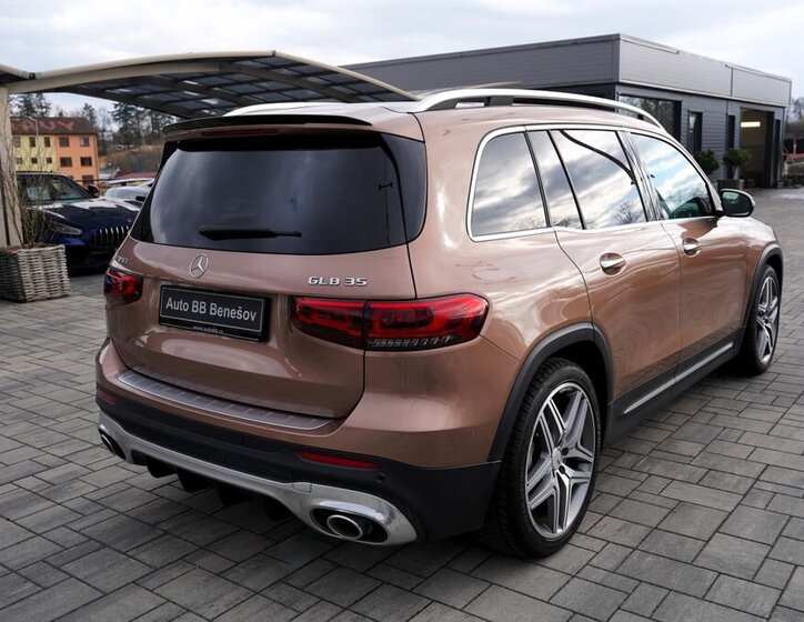 Mercedes-Benz GLB SUV / Terénní 2,0 l 225 kw