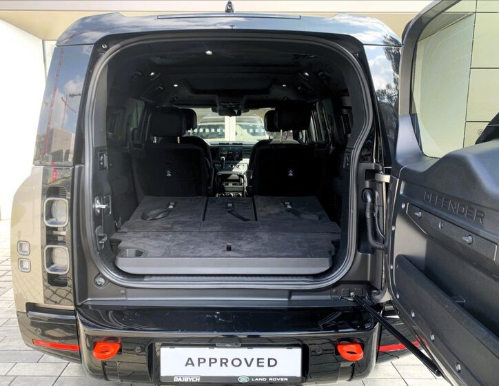 Land Rover Defender SUV 3,0 l 221 kw