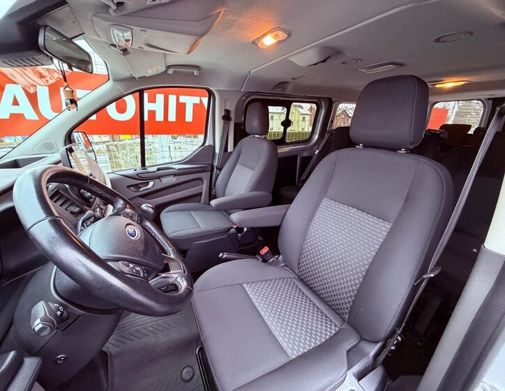 Ford Tourneo Custom 14