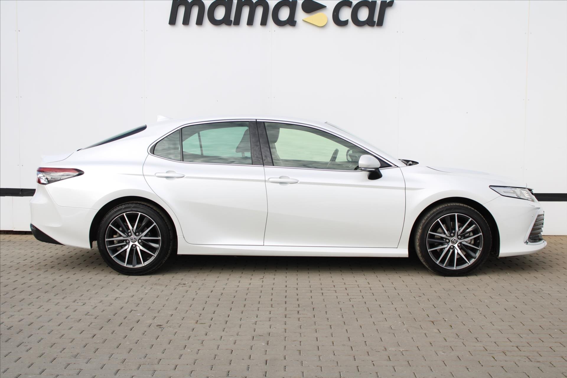 Toyota Camry Sedan 2,5 l 131 kw