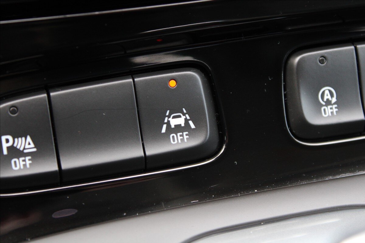 Opel Grandland SUV 1,2 l 96 kw