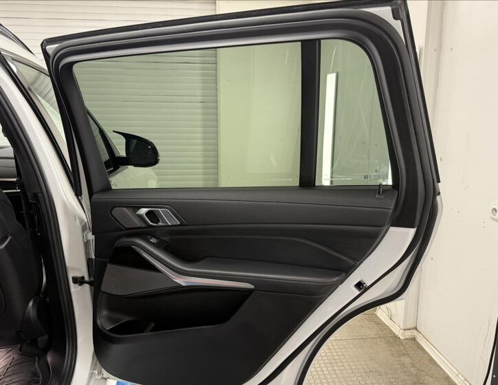 BMW X7 Kombi 3,0 l 250 kw